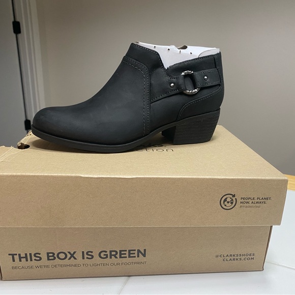 Clarks Women's Charlten Grace Ankle Boot - Picture 2 of 5